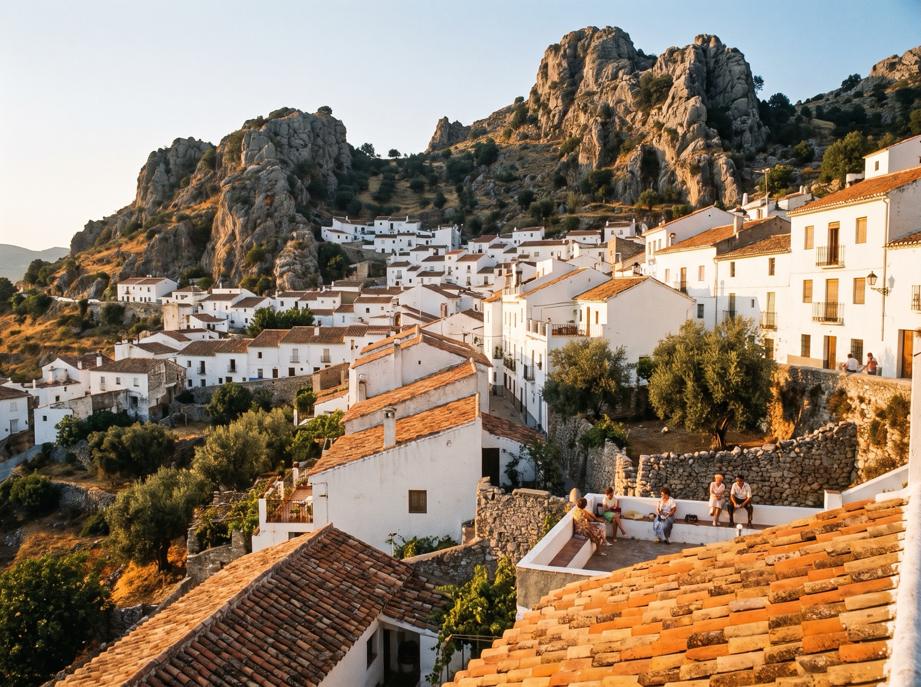 El pueblo blanco de Ubrique al atardecer